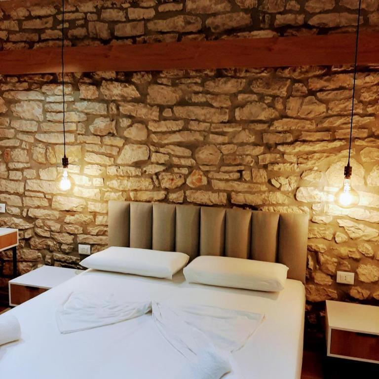 Comfort Guest Rooms Vila Hm Sarande Exterior photo