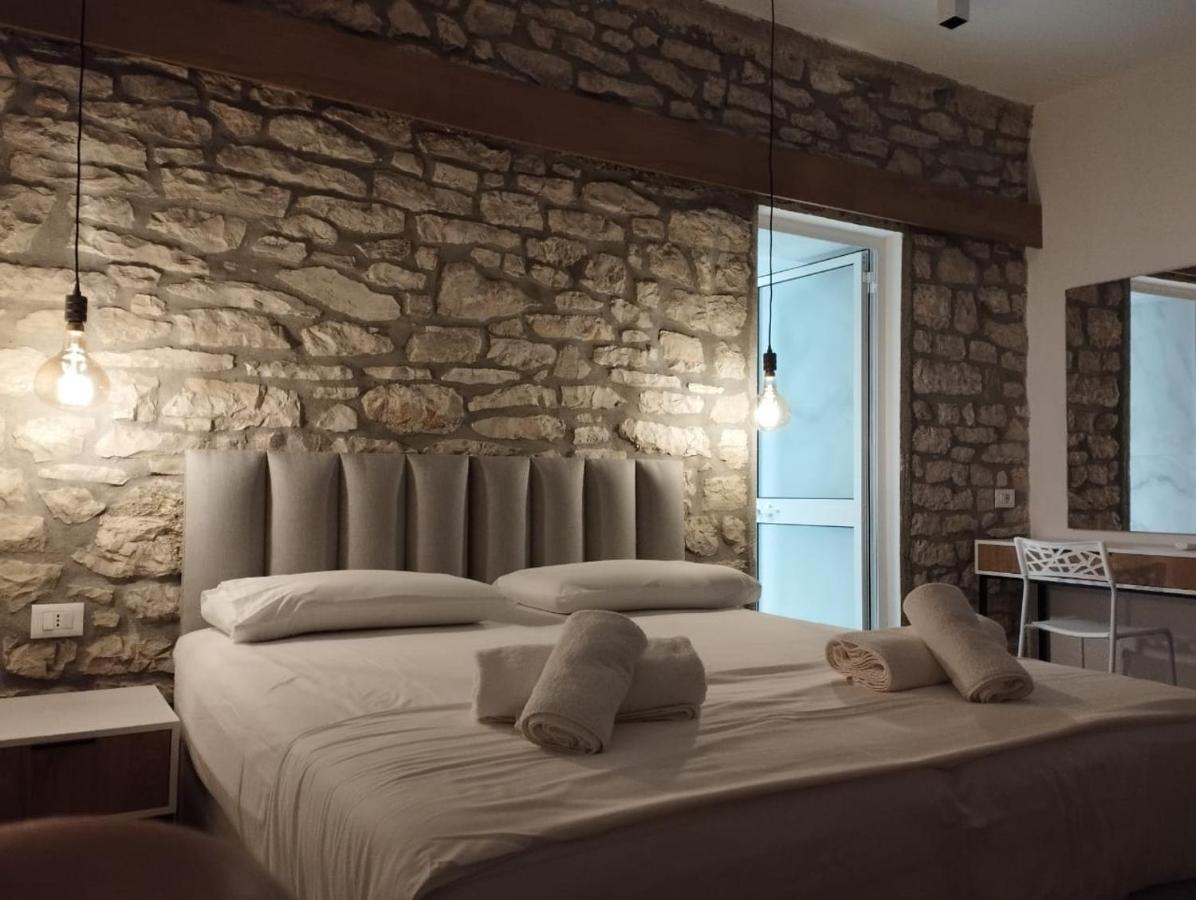Comfort Guest Rooms Vila Hm Sarande Exterior photo