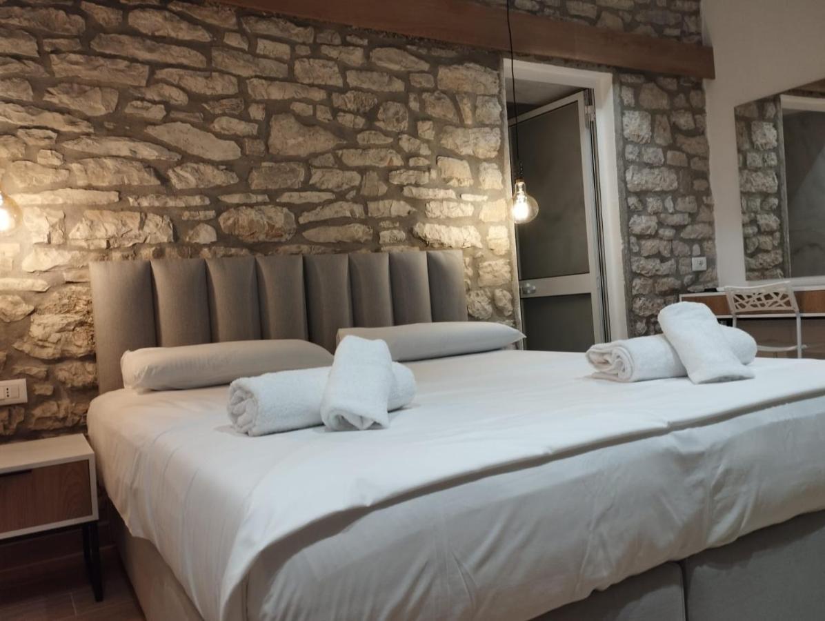 Comfort Guest Rooms Vila Hm Sarande Exterior photo