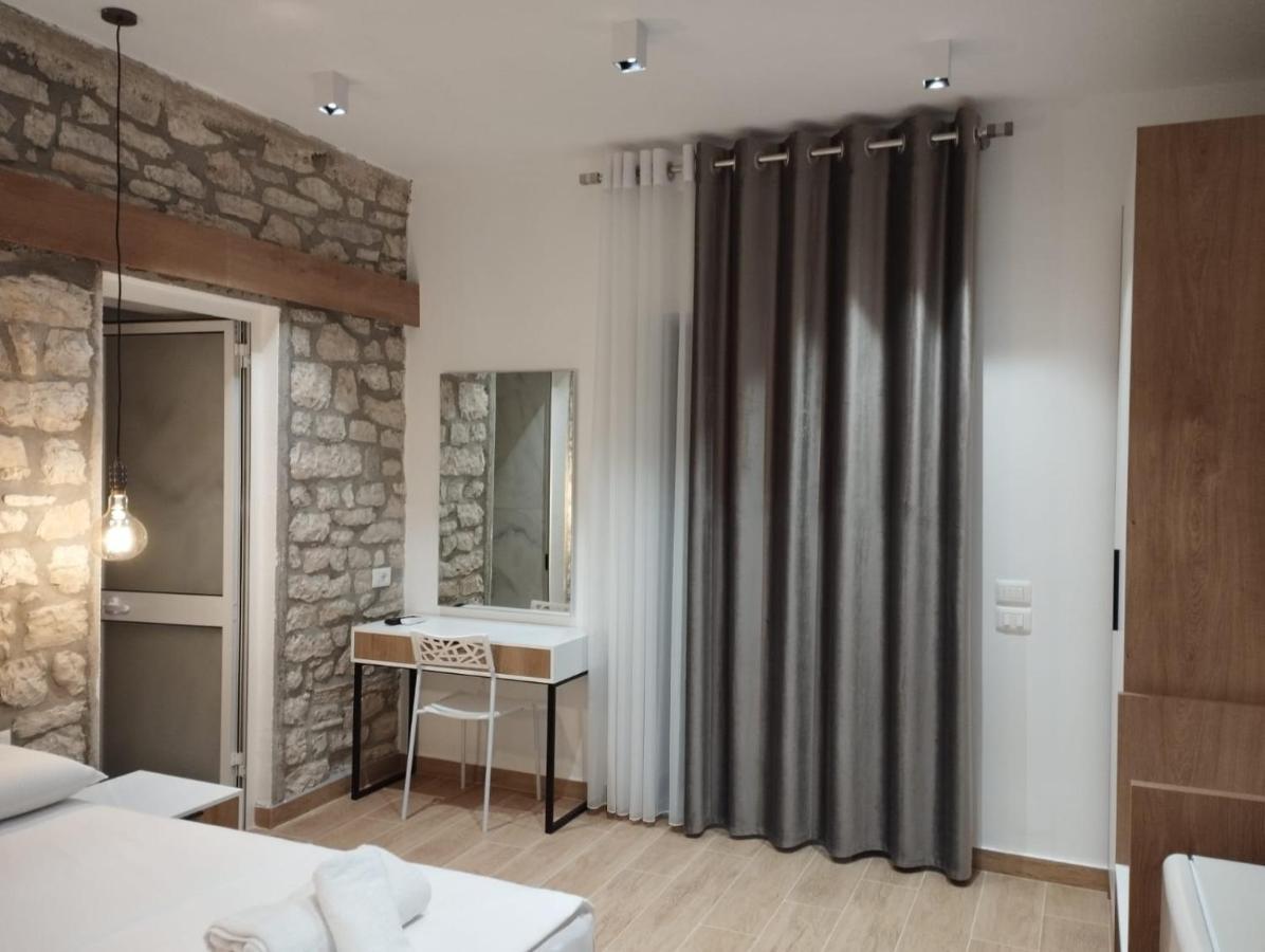 Comfort Guest Rooms Vila Hm Sarande Exterior photo