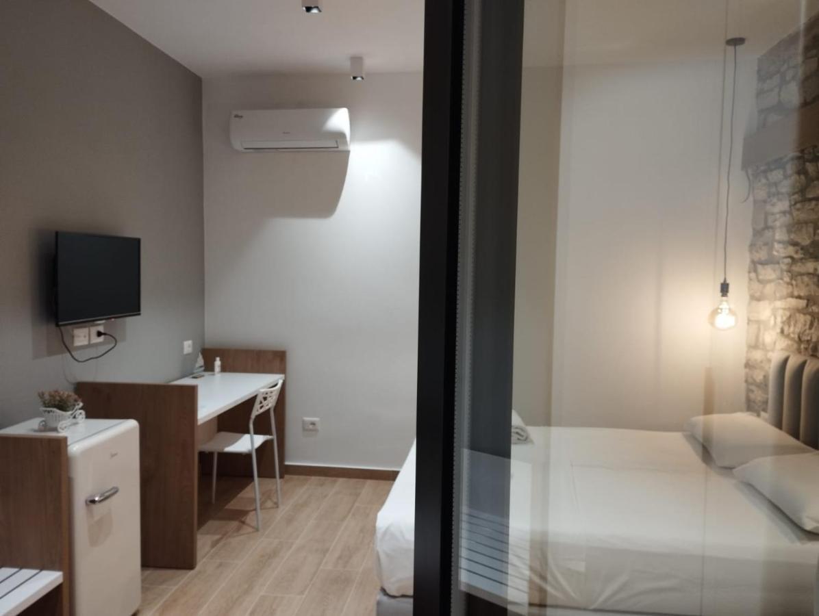 Comfort Guest Rooms Vila Hm Sarande Exterior photo