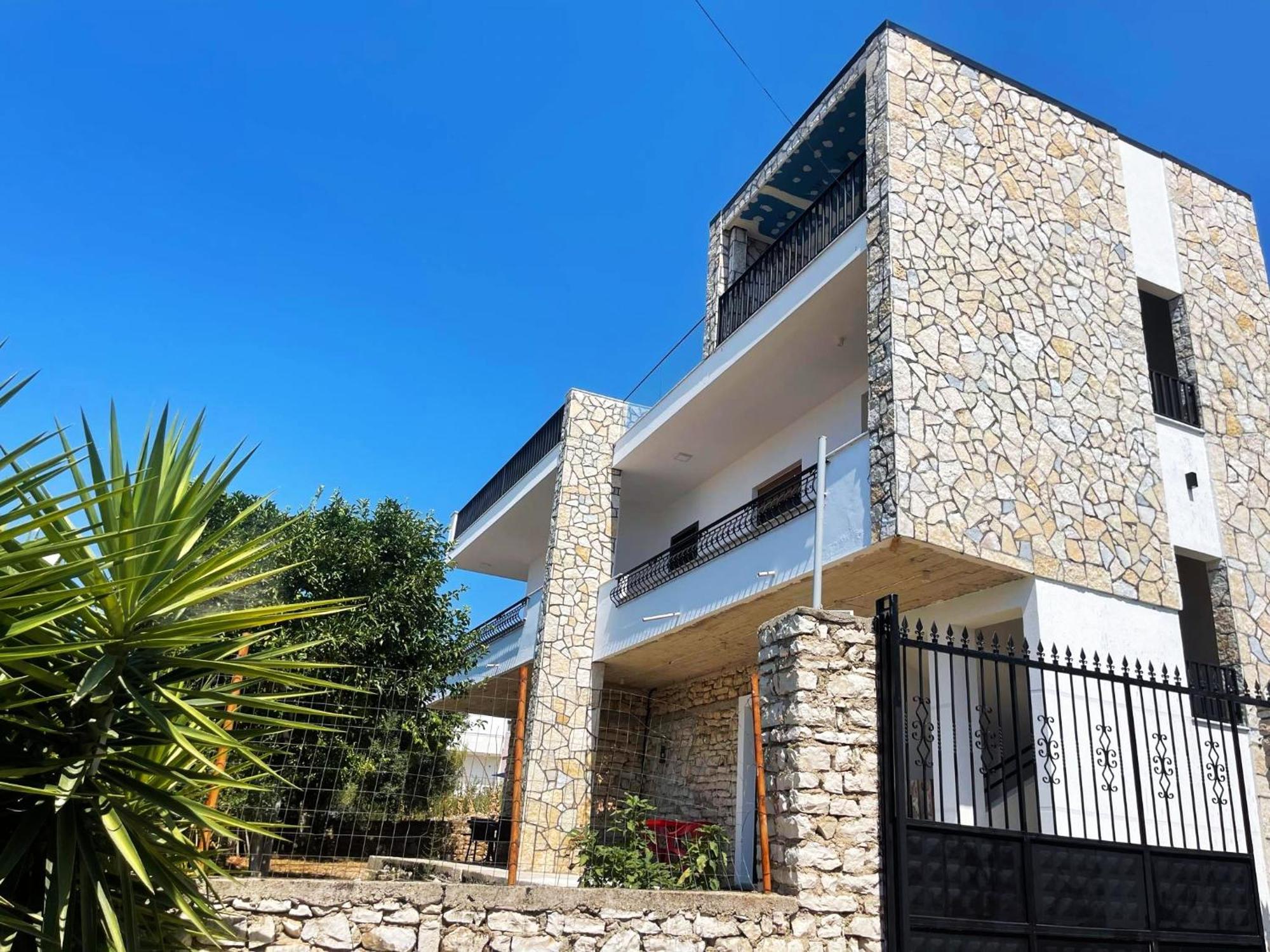 Comfort Guest Rooms Vila Hm Sarande Exterior photo