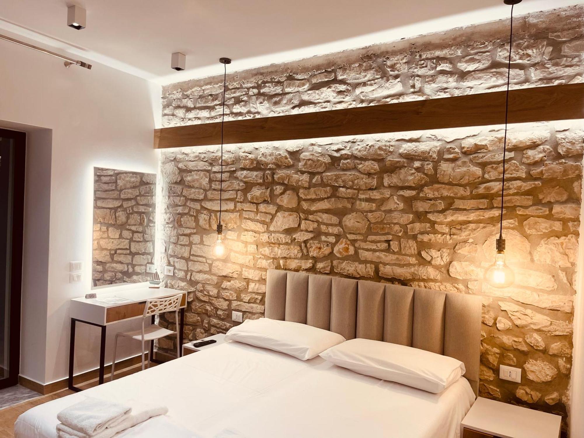 Comfort Guest Rooms Vila Hm Sarande Exterior photo