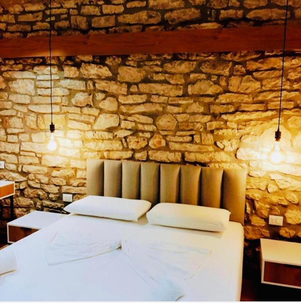 Comfort Guest Rooms Vila Hm Sarande Exterior photo