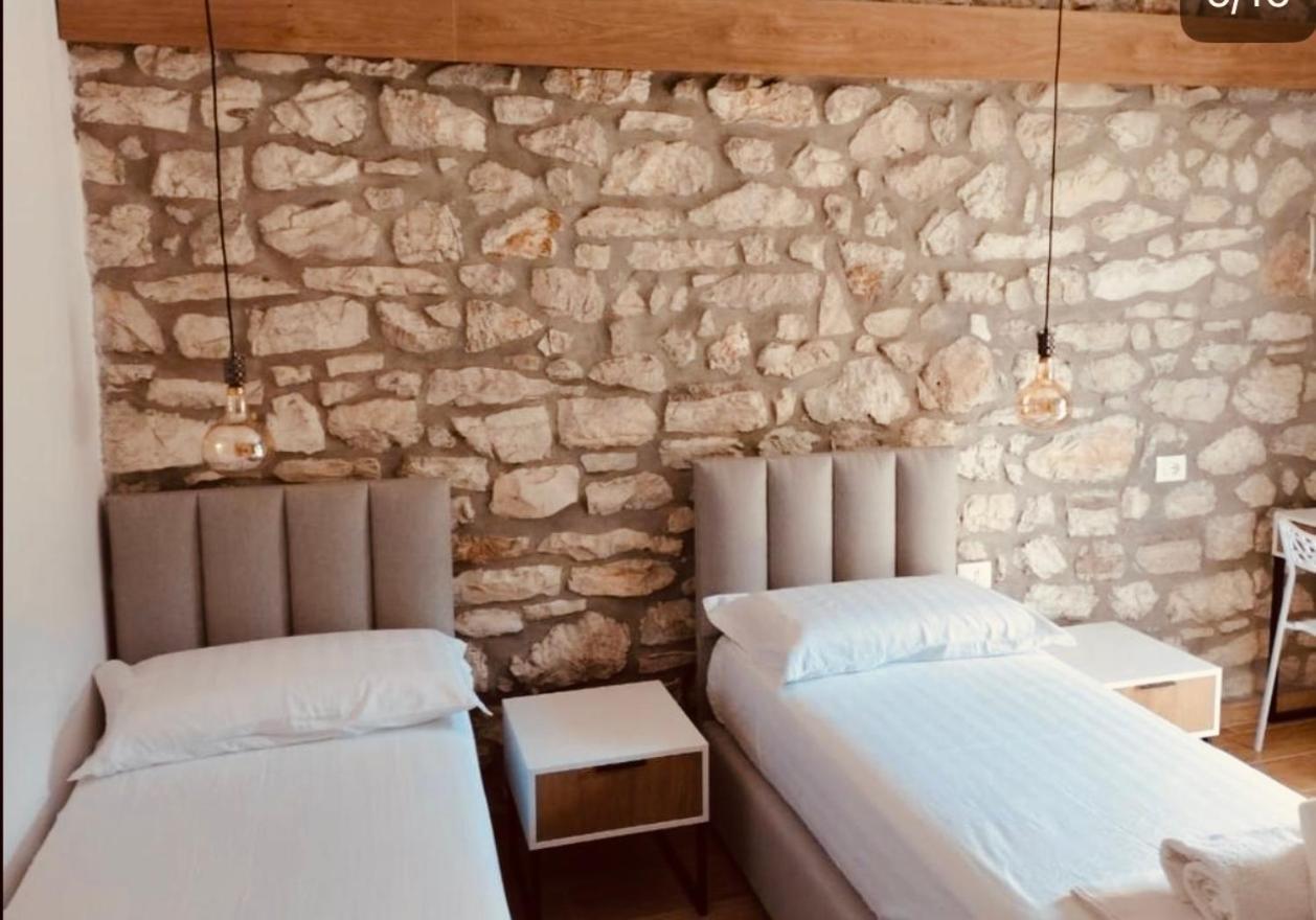 Comfort Guest Rooms Vila Hm Sarande Exterior photo