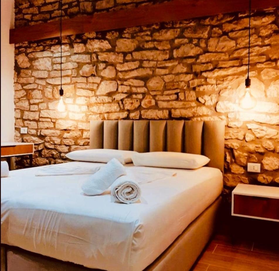 Comfort Guest Rooms Vila Hm Sarande Exterior photo