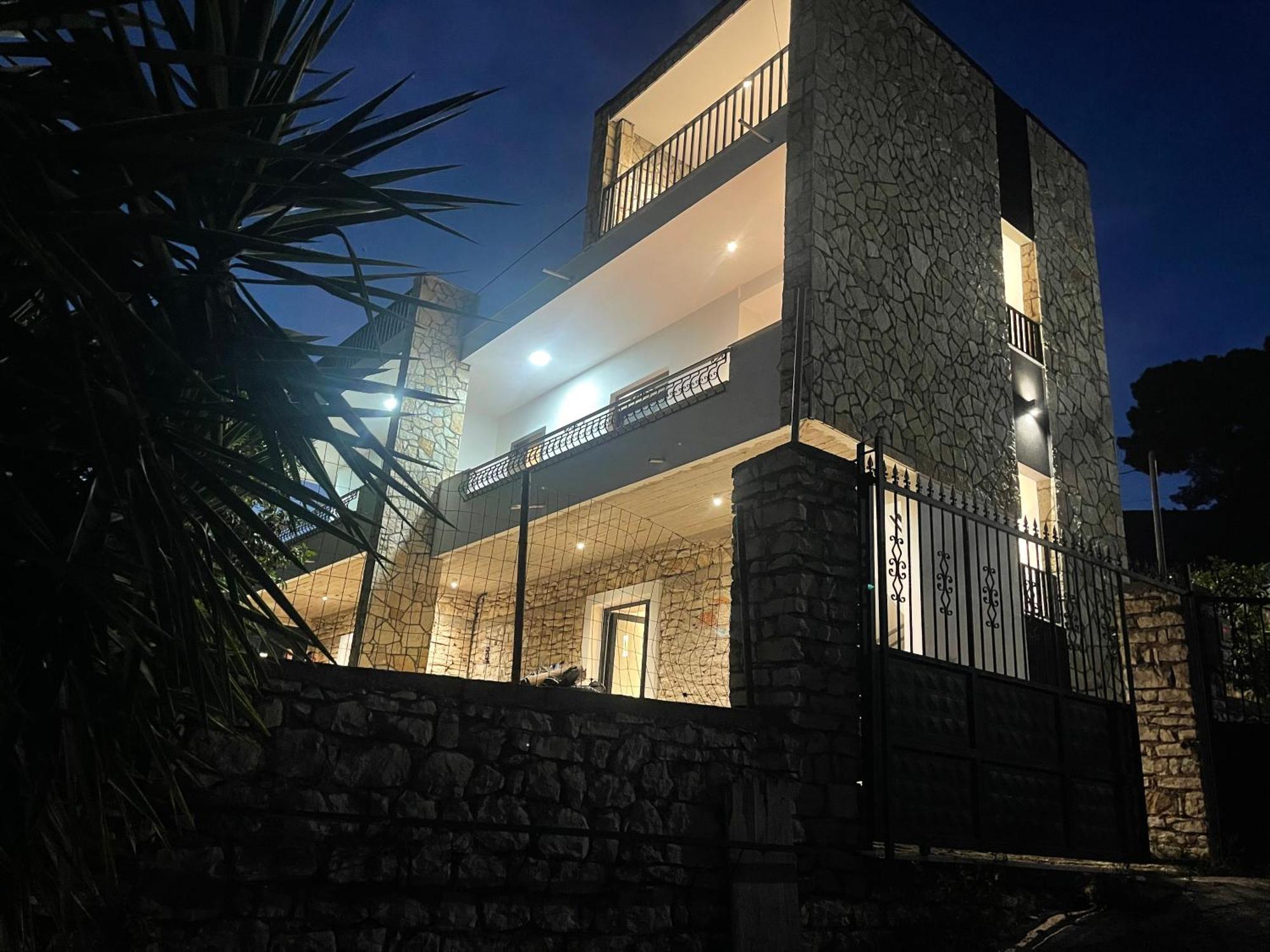 Comfort Guest Rooms Vila Hm Sarande Exterior photo